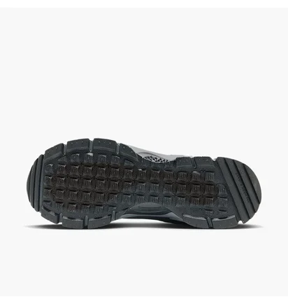 Кросівки чоловічі Nike Zoom Vomero Roam Grey HV6901-001