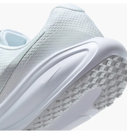 Кросівки чоловічі Nike Revolution 8 White HJ9198-100