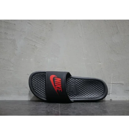 Тапочки мужские Nike Benassi Solarsoft Black 343880-060