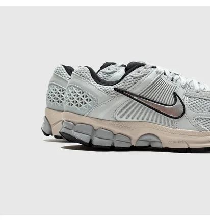 Кросівки жіночі Nike Wmns Zoom Vomero 5 White FN6742-002