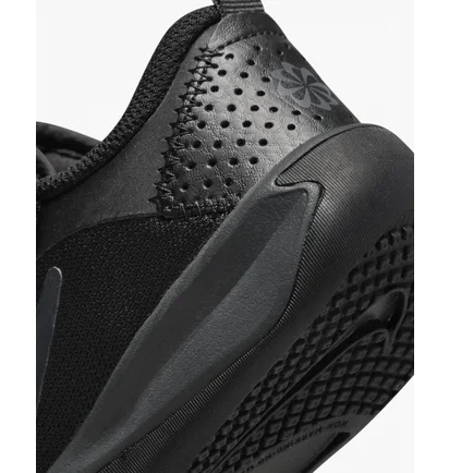 Кросівки дитячі Nike Omni Multi-Court Black Dm9026-001