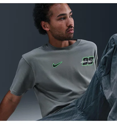 Футболка чоловіча Nike Sportswear MenS Max90 T-Shirt Grey HV0131-084