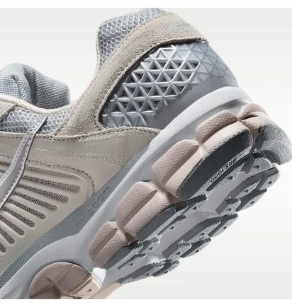 Кроссовки мужские Nike Zoom Vomero 5 Beige HF1553-101