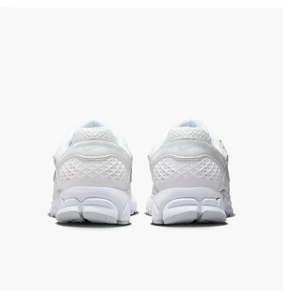 Кросівки жіночі Nike Air Zoom Vomero 5 White/Metallic HF7723-100