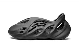 Тапочки мужские Adidas Yeezy Foam Runner Black HP8739