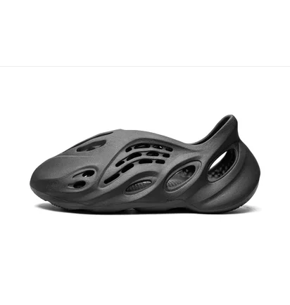 Тапочки мужские Adidas Yeezy Foam Runner Black HP8739
