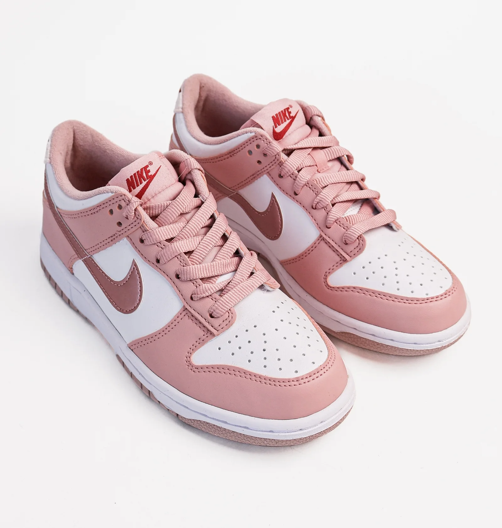 Nike Dunk Lowダスティピーチ ᐉ Кросівки дитячі Nike Dunk Low Gs Pink/White DO6485-600