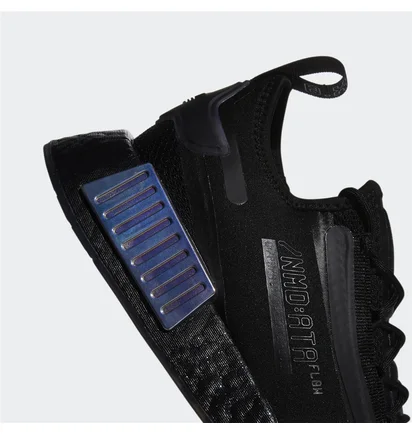Кроссовки женские Adidas Nmd_R1 Spectoo Shoes Black GZ9288