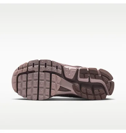Кроссовки женские Nike Zoom Vomero 5 Violet II6236-500
