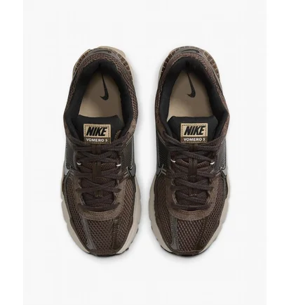 Кросівки жіночі Nike Zoom Vomero 5 Shoes Brown FN6742-201