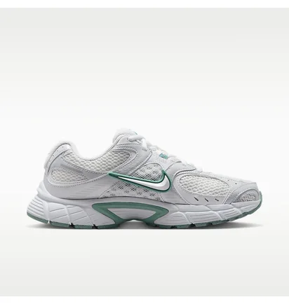 Кросівки жіночі Nike V5 Rnr White HQ7901-106