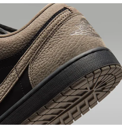 Кроссовки мужские Air Jordan 1 Low Beige/Black IB7109-005
