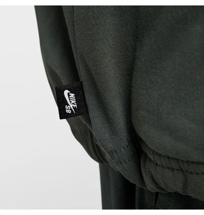 Куртка унисекс Nike Sb Olive FV7343-338