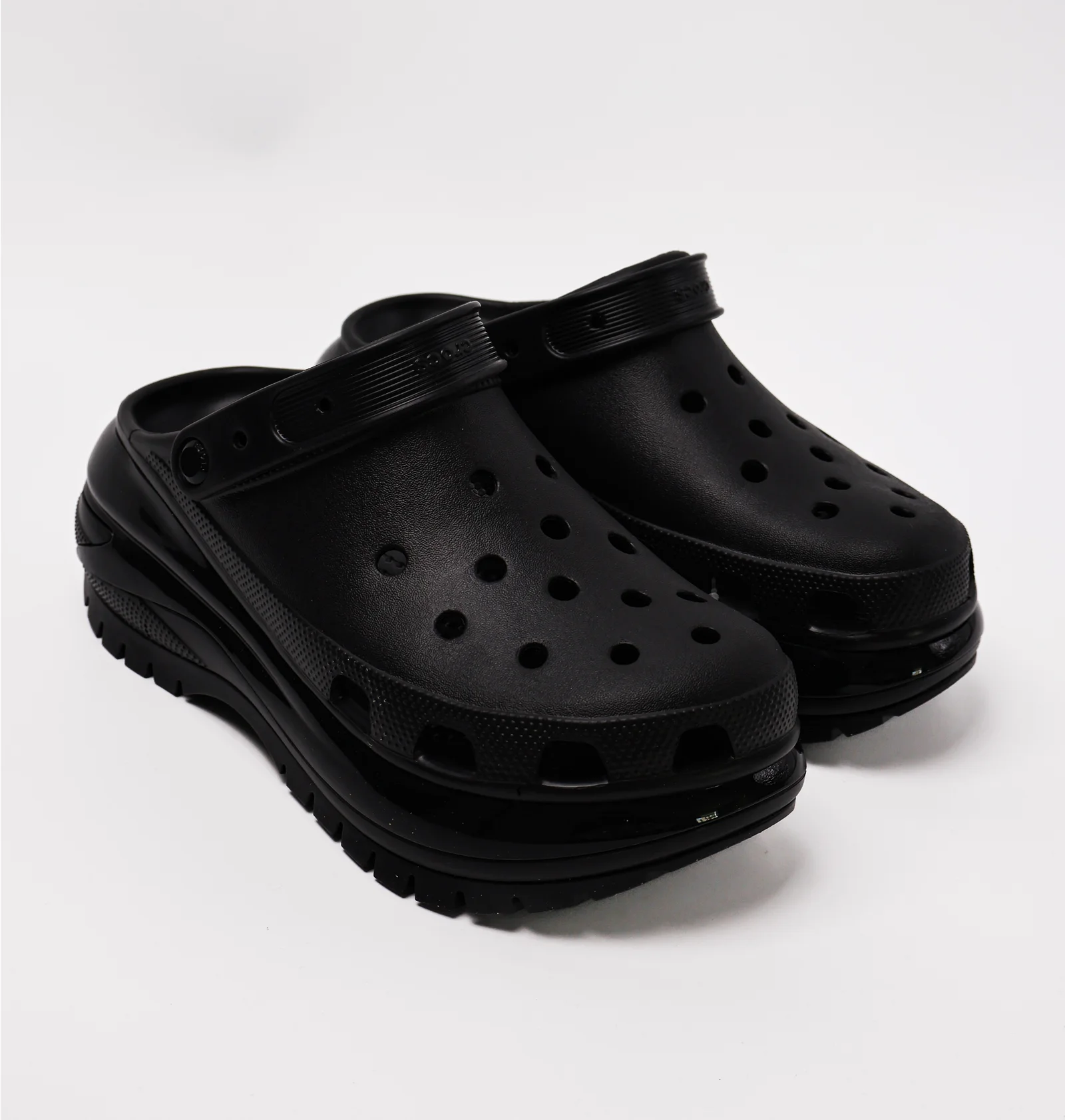 ᐉ Тапочки унисекс CROCS Classic Mega Crush Clog Black 207988-001