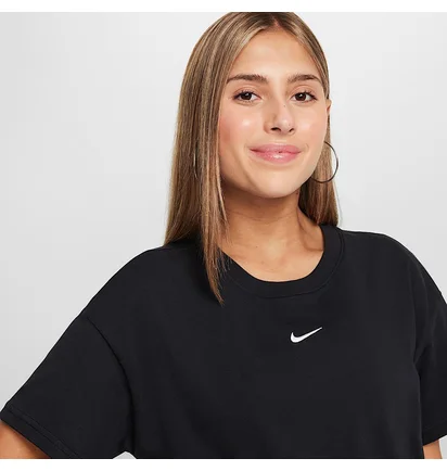 Футболка детская Nike Sportswear Essential Black FZ5559-010