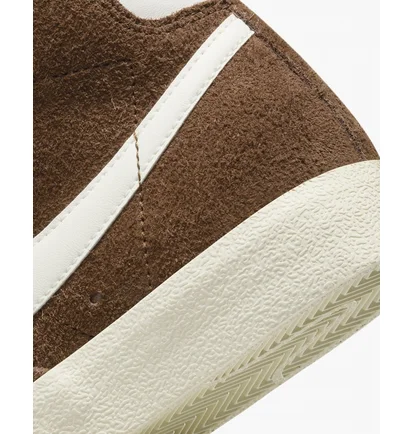 Кросівки жіночі Nike Blazer Mid 77 Vintage Shoes Brown DV7006-200