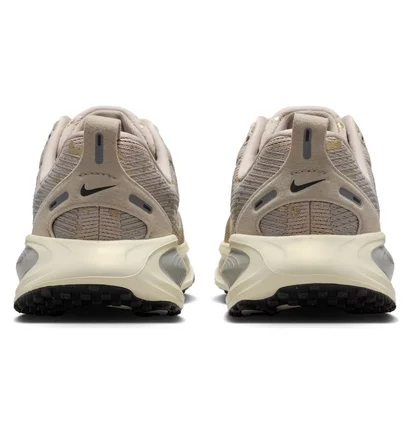 Кросівки дитячі Nike Vomero 18 Big Kids Road Running Shoes Beige IM6127-200