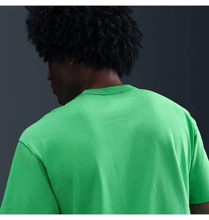 Футболка мужская Nike Sportswear Premium Essential Tee Green DO7392-388