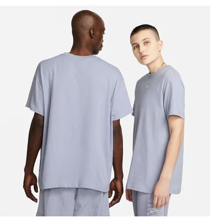 Футболка женская Nike Nsw Essntl Tee Bf Lbr Light Blue DN5697-519