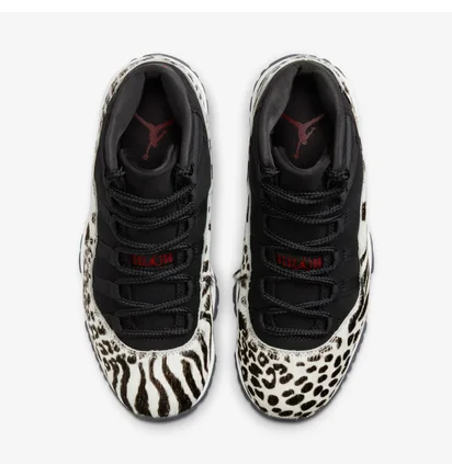 Кроссовки женские Air Jordan 11 Retro Black/White AR0715-010
