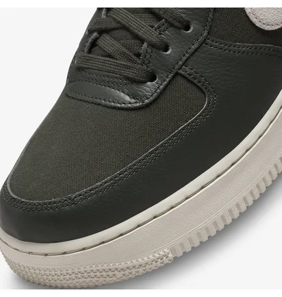 Кросівки чоловічі Nike Air Force 1 07 Lx Olive DV7186-301