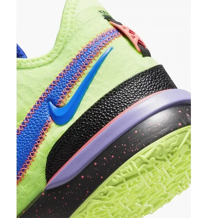 Кросівки унісекс Nike Lebron Nxxt Gen Basketball Shoes Green DR8784-300