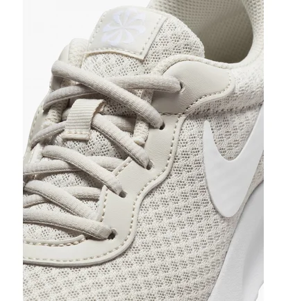 Кросівки жіночі Nike Tanjun Shoes Beige DJ6257-106