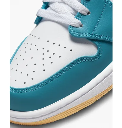 Кросівки чоловічі Air Jordan Air 1 Mid Shoes White/Light Blue DQ8426-400