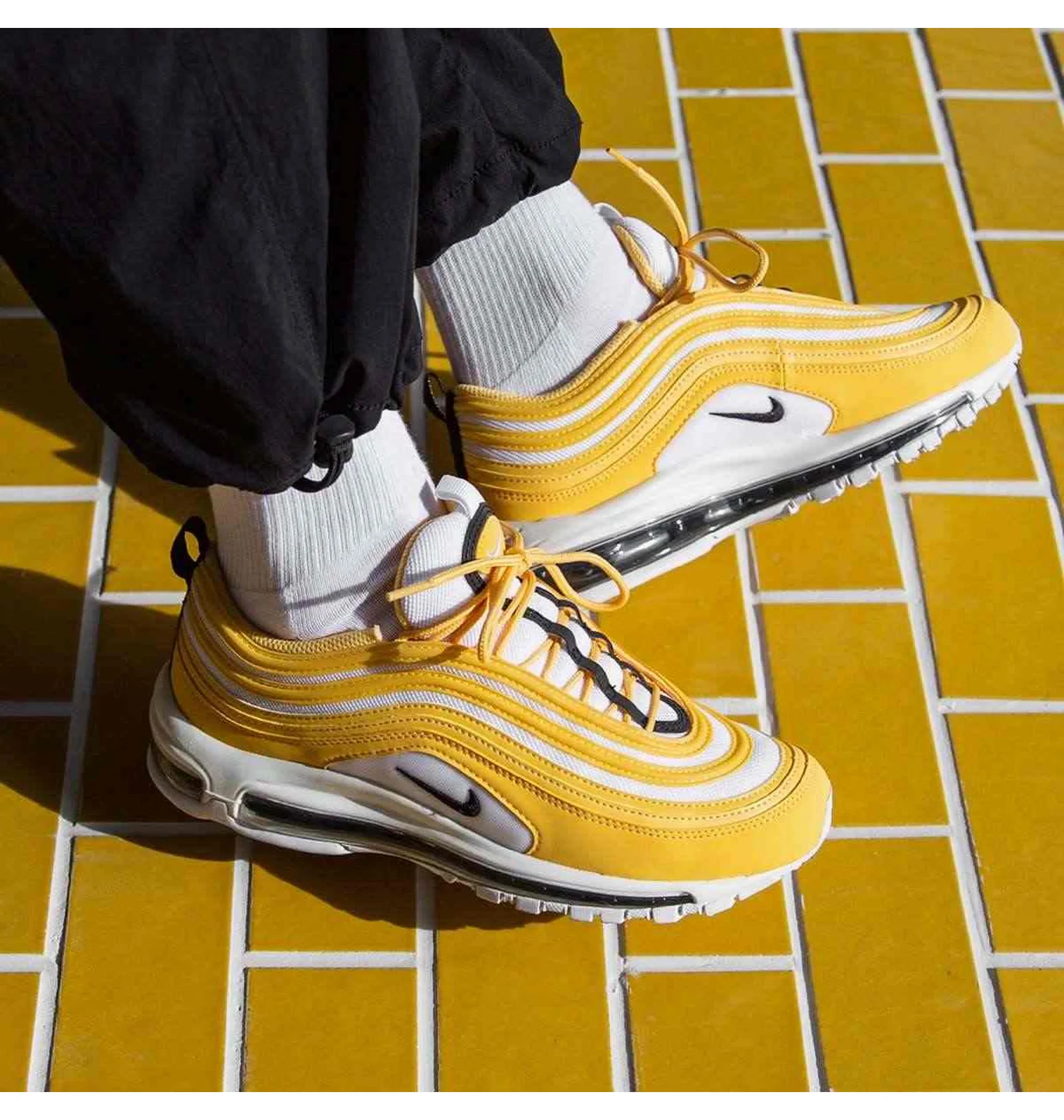 ᐉ Кроссовки женские Nike Air Max 97 White Yellow Black 921733-703