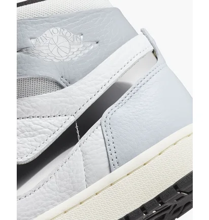Кроссовки женские Air Jordan Air 1 Zoom Air Cmft 2 Shoes White/Grey FJ4652-100