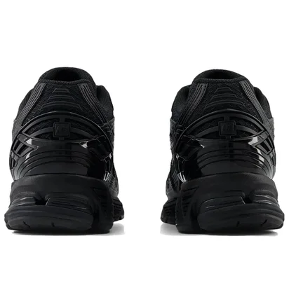 Кроссовки мужские New Balance 1906U Black M1906NJ
