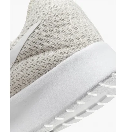 Кросівки жіночі Nike Tanjun Shoes Beige DJ6257-106