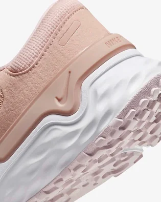 Кросівки жіночі Nike Renew Run 4 Beige DR2682-600