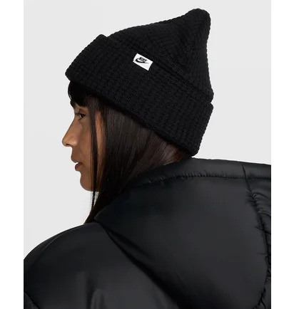 Шапка унисекс Nike Peak Waffle Knit Beanie Black FZ2123-010