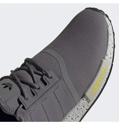 Кроссовки мужские Adidas Nmd_R1 Shoes Grey Gx9534