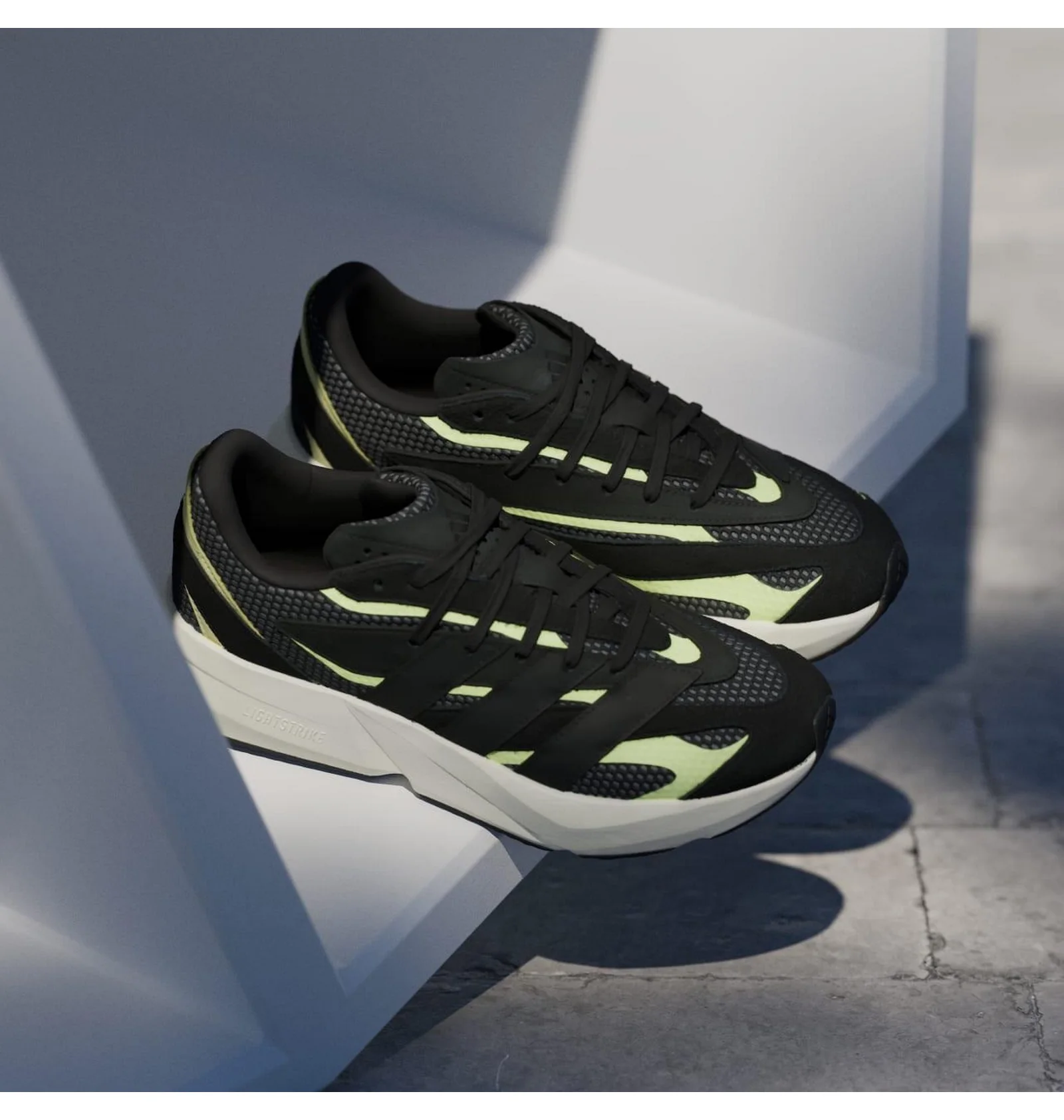 ᐉ Кроссовки мужские Adidas Lightblaze Black JH6945 - купить в