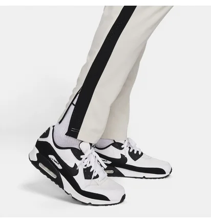 Спортивный костюм мужской Nike Dri-Fit Lebron X Liverpool Fc White FN7132-104