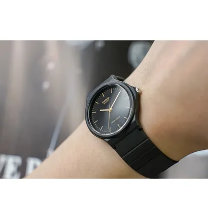 Часы унисекс Casio Analog MQ-24-1E
