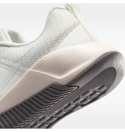 Кроссовки женские Nike Mc Trainer 3 Beige FQ1830-120