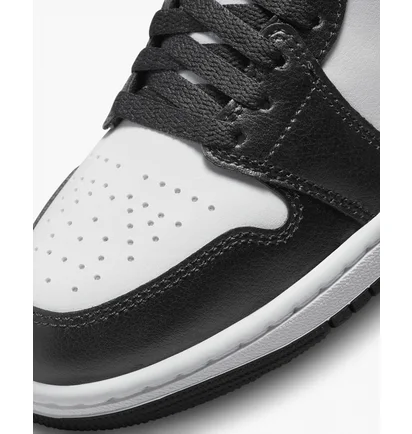 Кросівки жіночі Air Jordan Air 1 Mid Shoes White/Black DV0991-101
