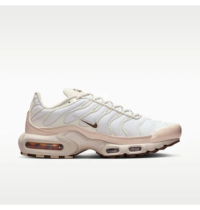 Кроссовки женские Nike Air Max Plus S E WomenS Shoes Beige IO0657-100