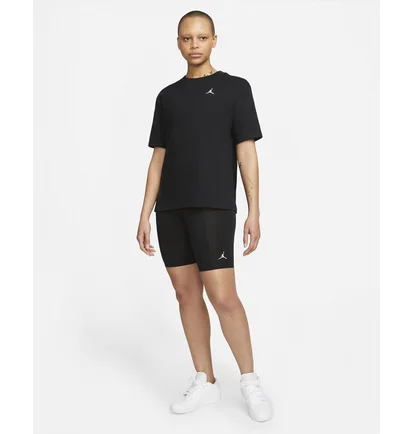 Футболка женская Air Jordan T-Shirt W J Essen Tee Core 22 Black DM5029-010