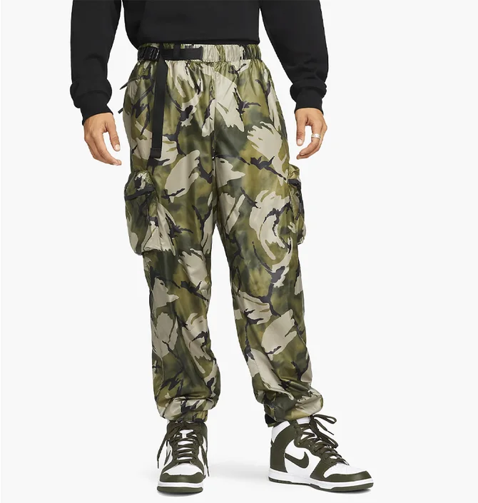 Штани чоловічі Nike Sportswear Tech Pack Camo/Green Dv4470-351