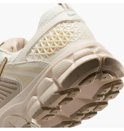 Кроссовки детские Nike Vomero 5 (Gs) Beige HF6998-106