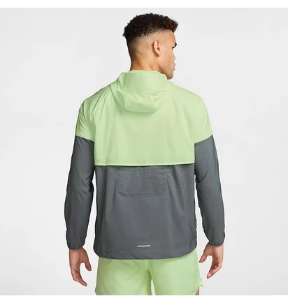 Ветровка мужская Nike Impossibly Light Windrunner Running Jacket Green/Grey HV6521-701