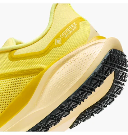 Кросівки чоловічі Nike Air Zoom Pegasus Gore-Tex Yellow FQ1356-700