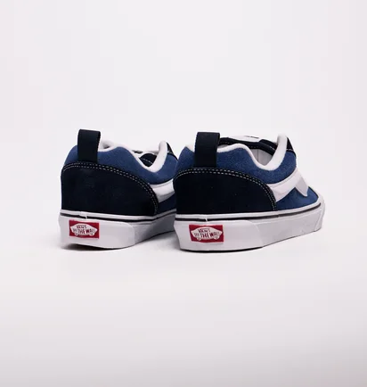 Кеди унісекс Vans Knu Skool Shoe Blue VN0009QCNWD