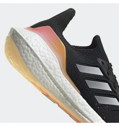 Кросівки жіночі Adidas Ultraboost 22 Heat Black GX8059