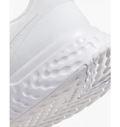 Кроссовки мужские Nike Revolution 5 White BQ3204-103