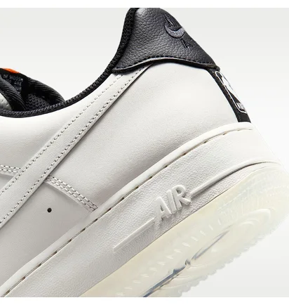 Кросівки чоловічі Nike Air Force 1 07 White IQ0293-030